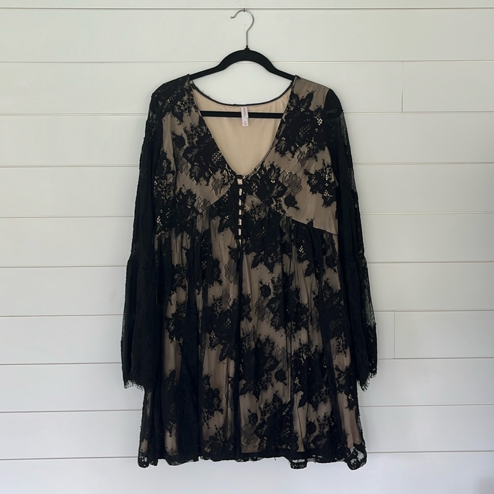 Black/Cream Flowy dress